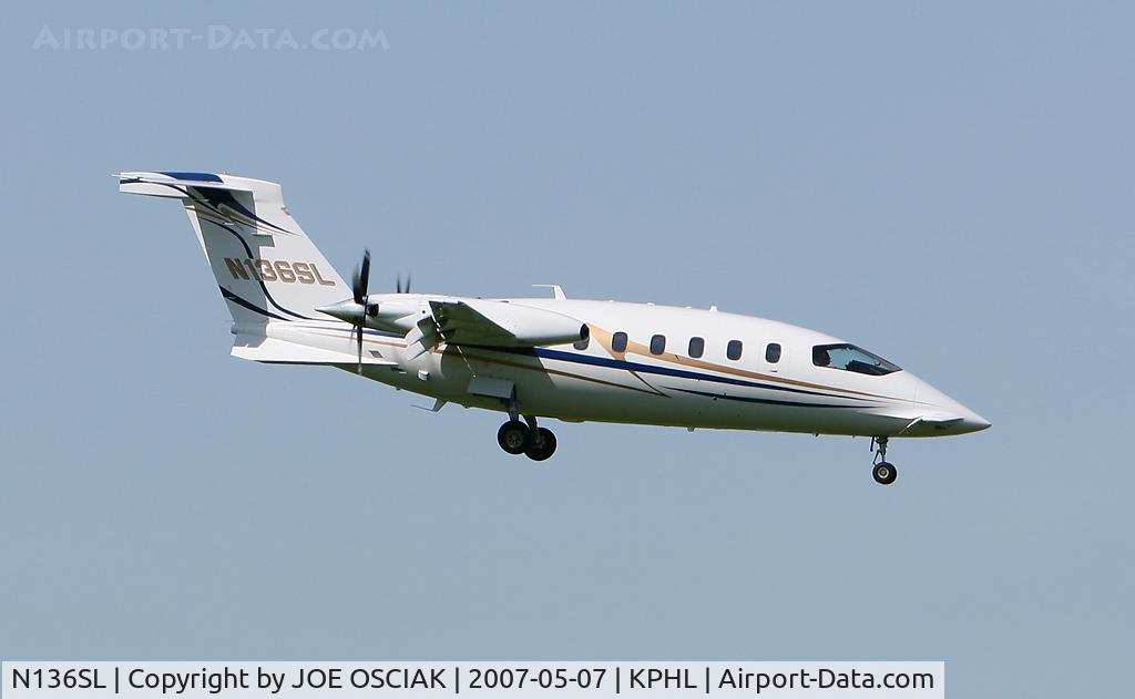 N136SL, 2005 Piaggio P-180 C/N 1101, Landing at PHL