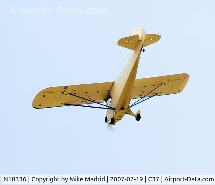 N18336, 1937 Taylorcraft A C/N 69, In the pattern over Brodhead