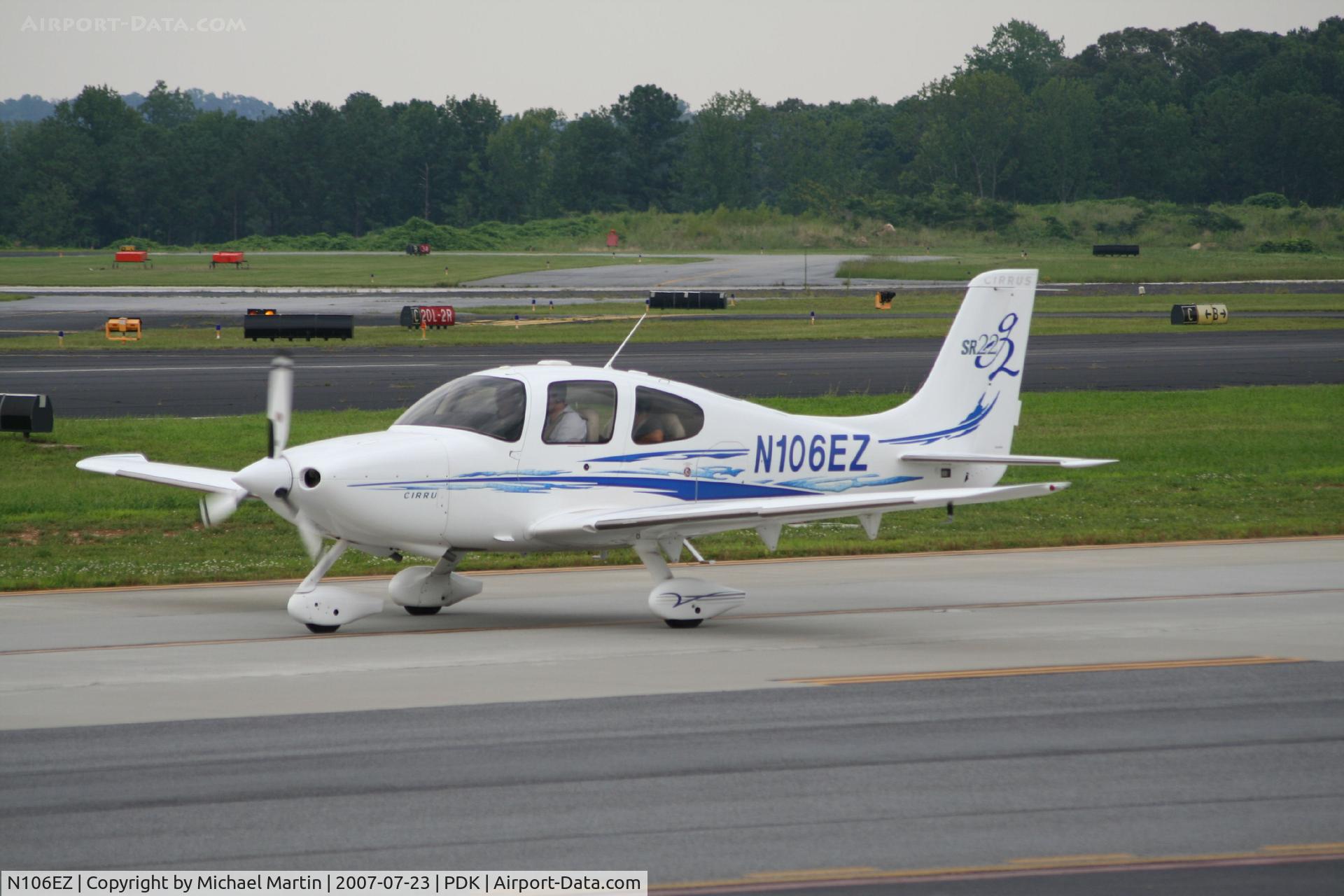 N106EZ, 2006 Cirrus SR22 G2 C/N 2044, Taxing to Epps Air Service