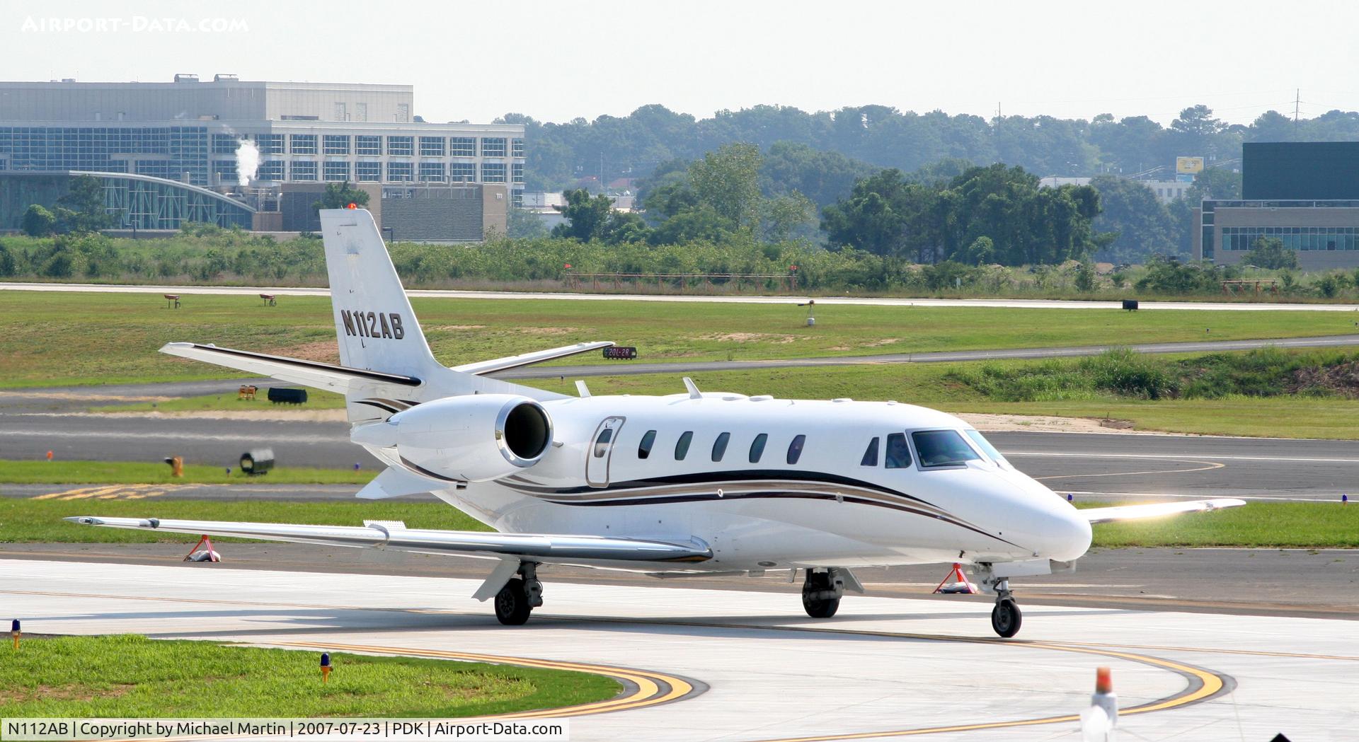 N112AB, 2004 Cessna 560XL C/N 560-5361, Taxing to Mercury Air Center