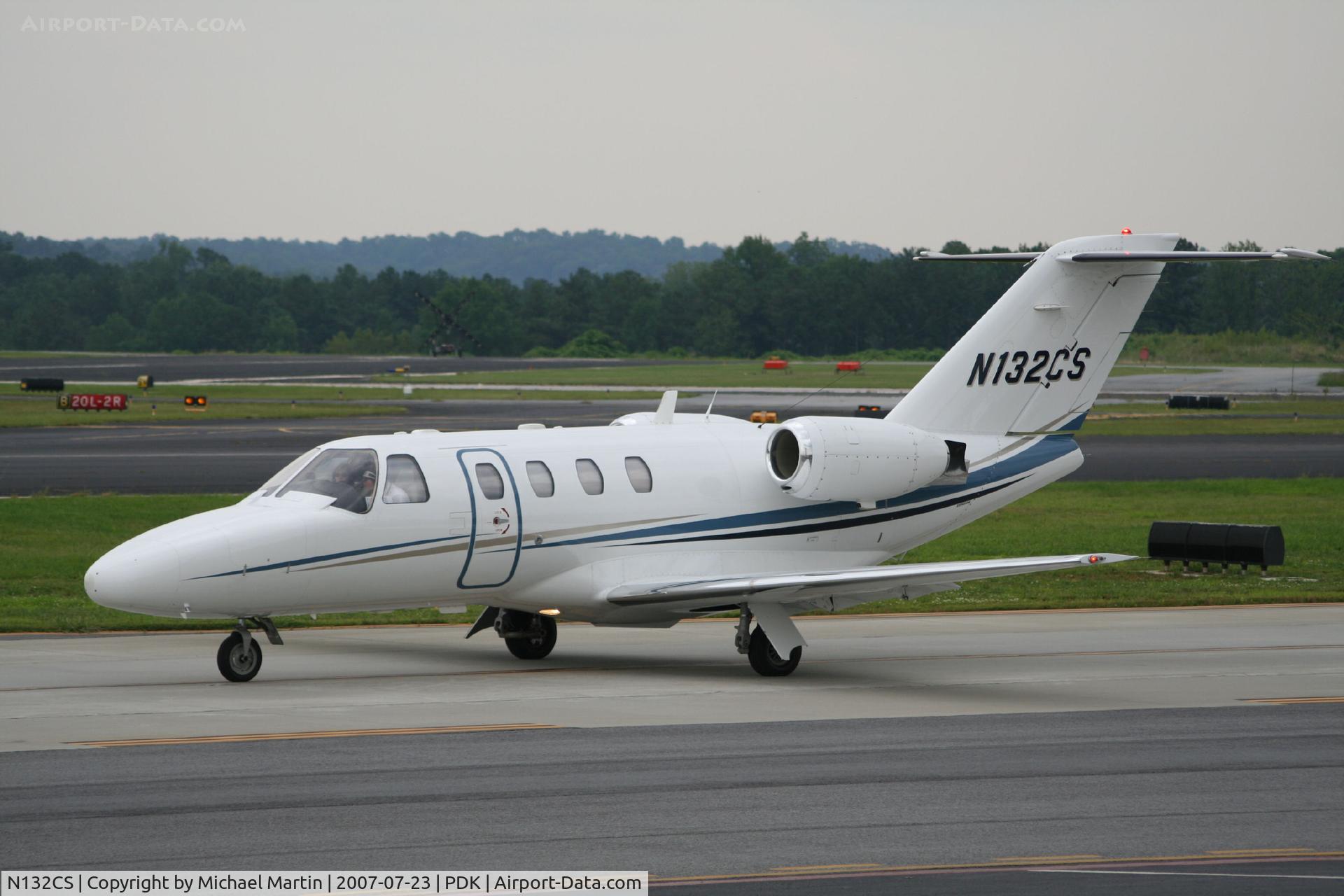N132CS, 2003 Cessna 525 CitationJet CJ1 C/N 525-0515, Taxing to Epps Air Service