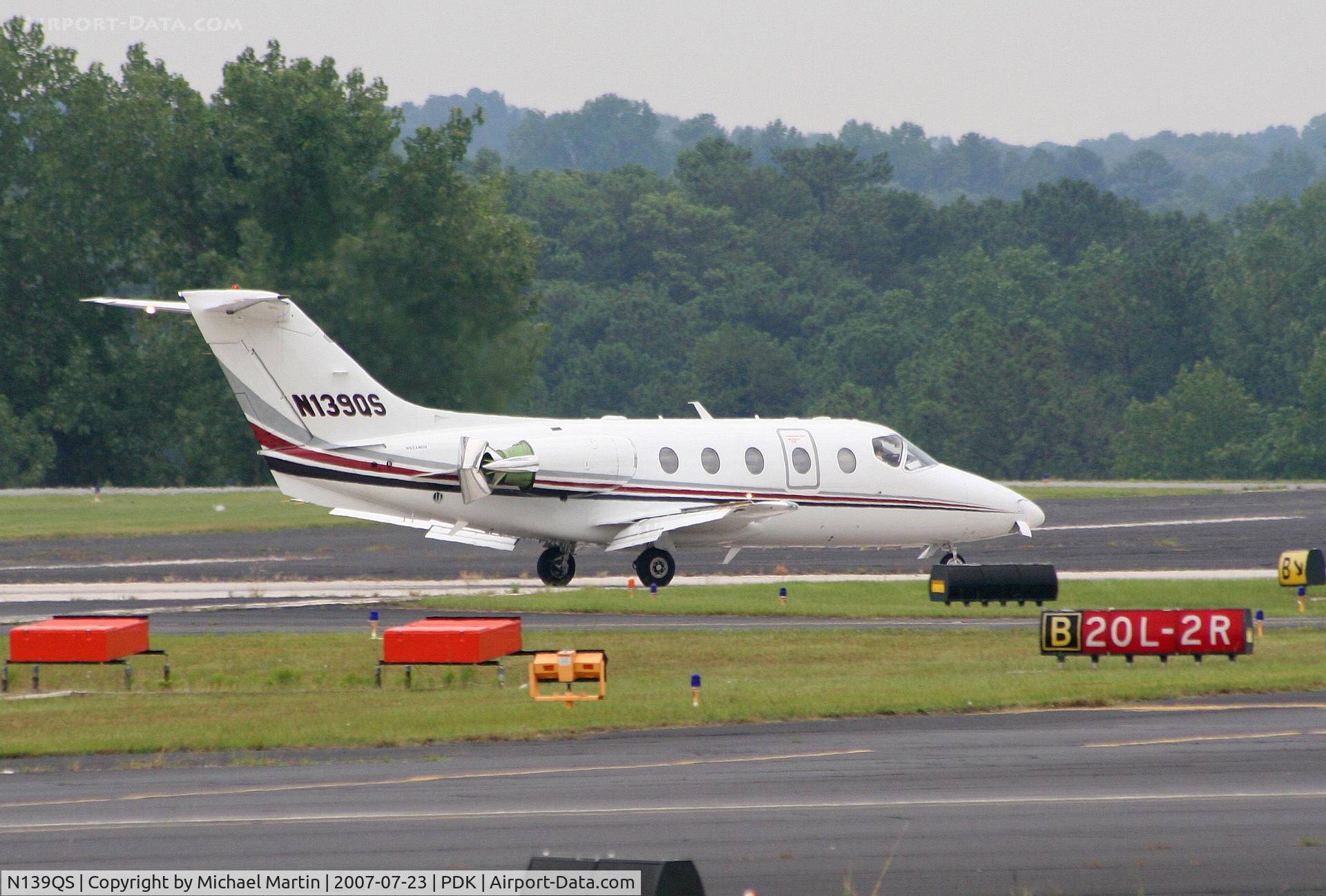 N139QS, Raytheon Aircraft Company 400A C/N RK-483, Landing Runway 20L