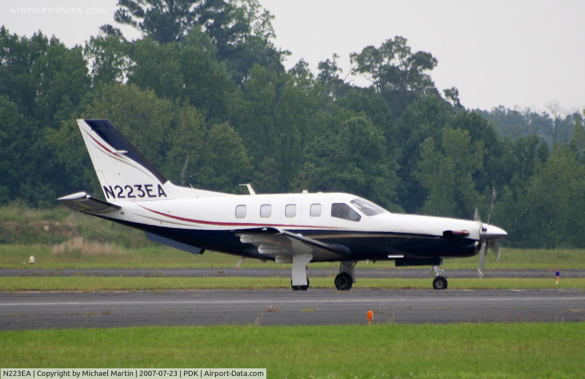 N223EA, 2005 Socata TBM-700 C/N 323, Landing Runway 20L