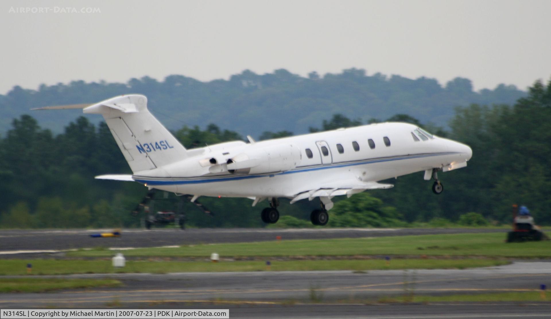 N314SL, 2000 Cessna 650 C/N 650-7115, Departing PDK enroute to SUS