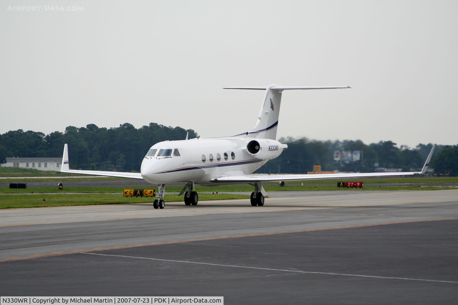 N330WR, 1981 Gulfstream American G-1159A Gulfstream III C/N 337, Taxing to Runway 20L