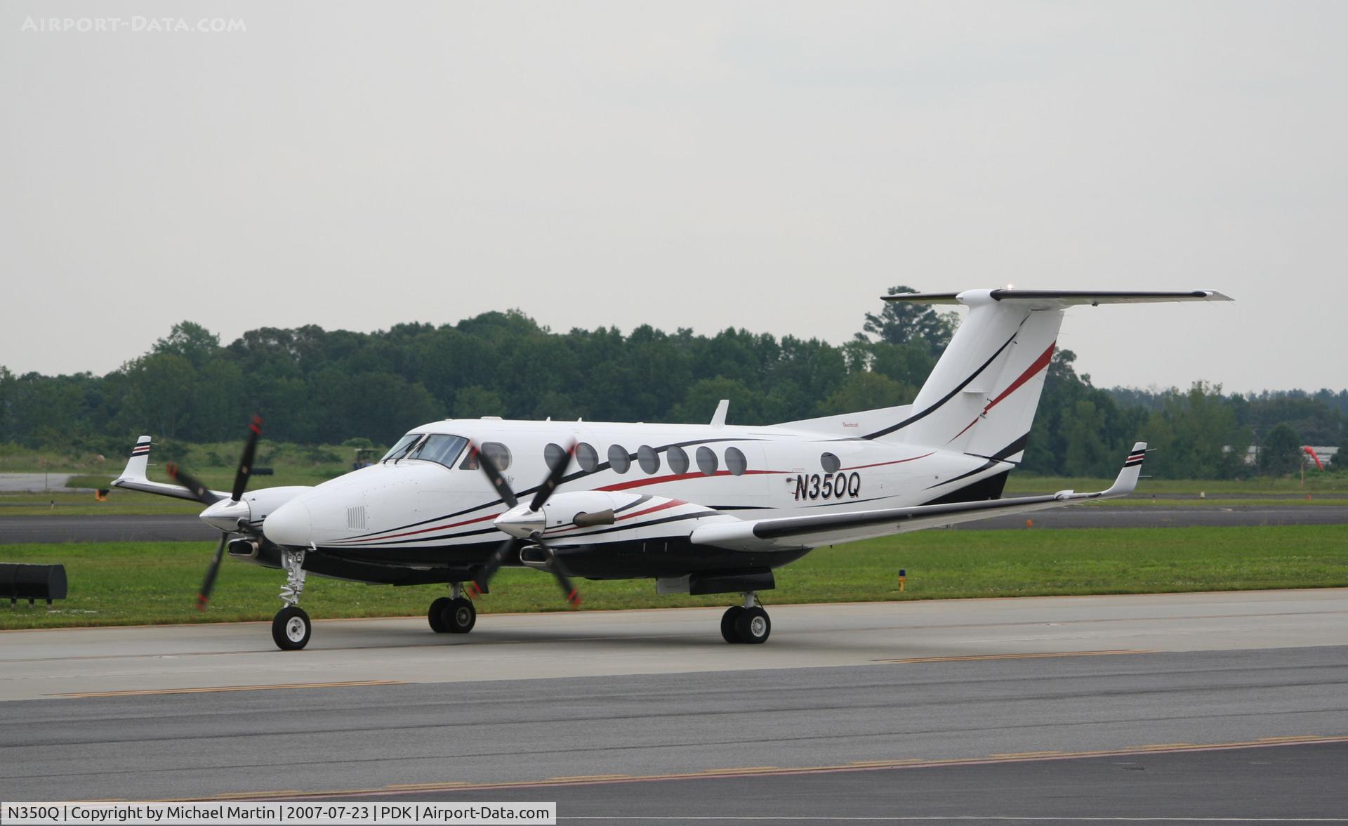 N350Q, 1990 Beech B300 King Air C/N FL-14, Taxing back from flight