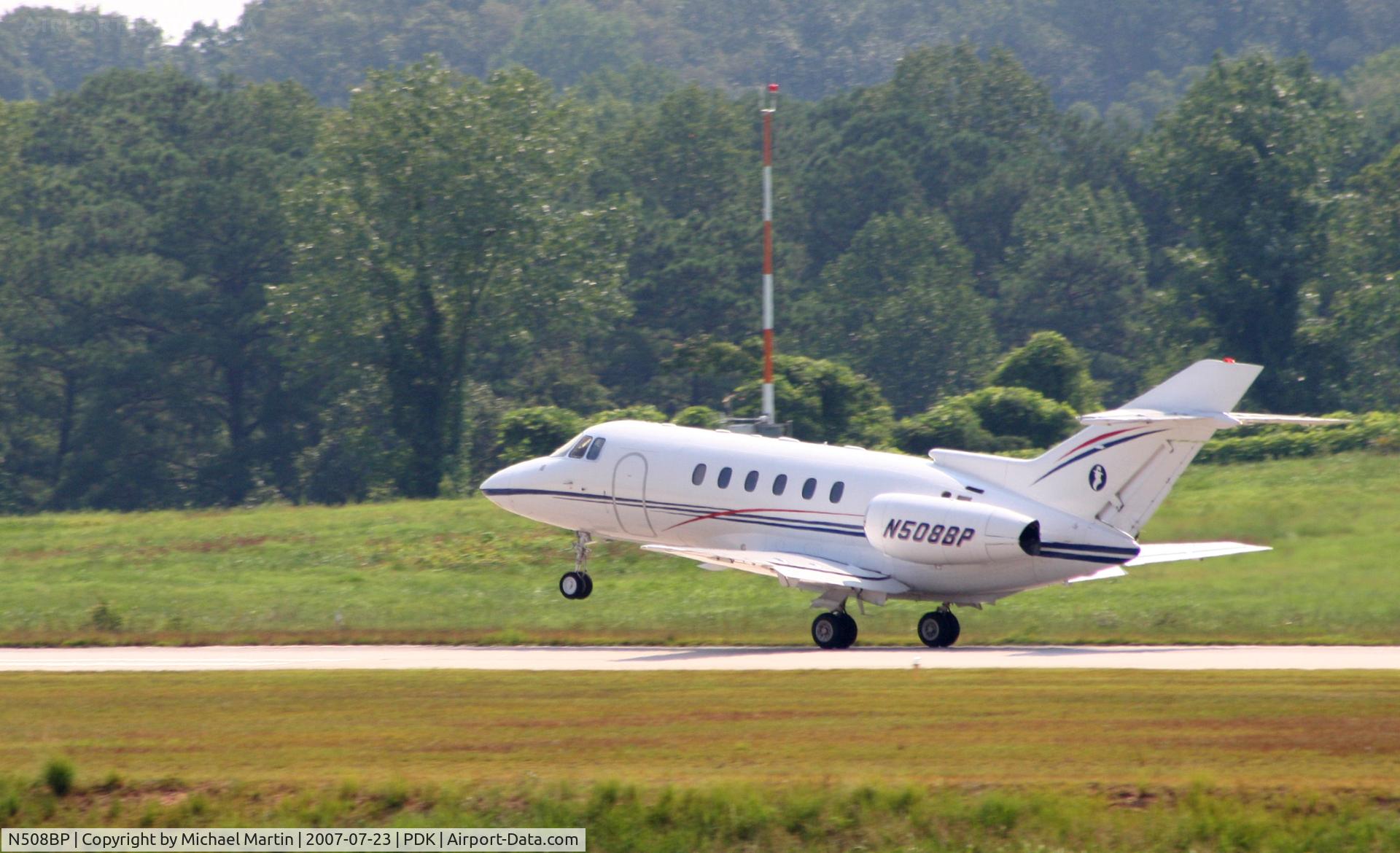N508BP, 1999 Raytheon Hawker 800XP C/N 258419, Departing PDK enroute to parts unknown!
