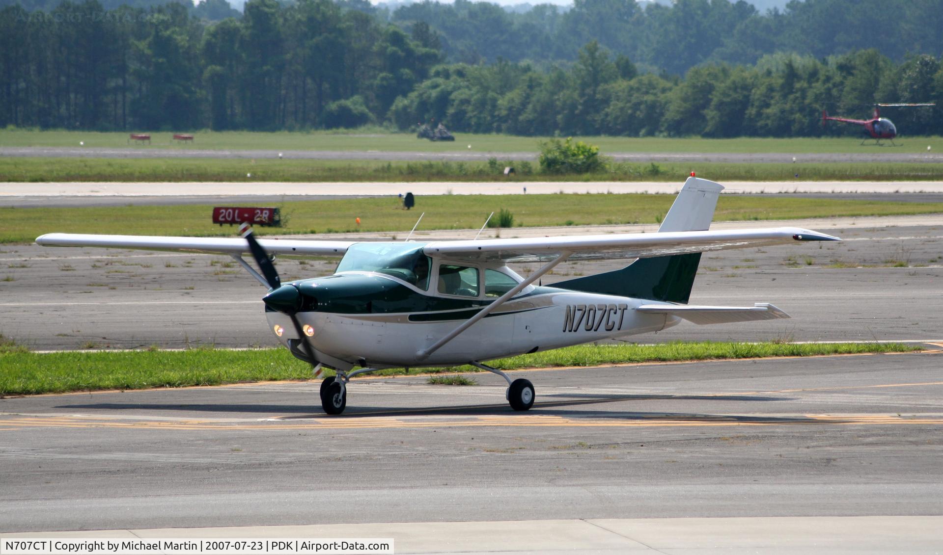 N707CT, 1978 Cessna R182 Skylane RG C/N R18200320, Taxing to Mercury Air Center