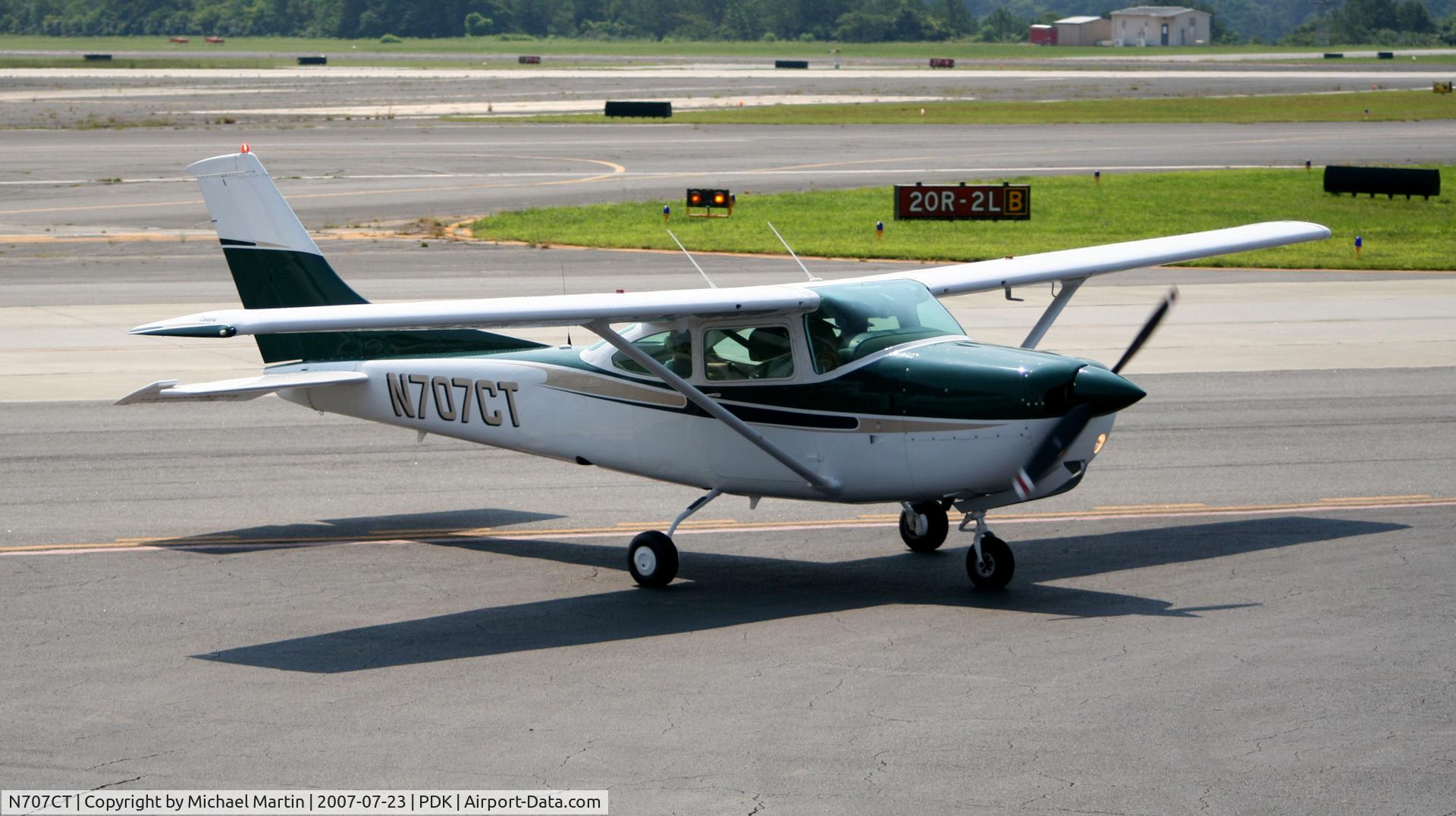 N707CT, 1978 Cessna R182 Skylane RG C/N R18200320, Taxing to Mercury Air Center