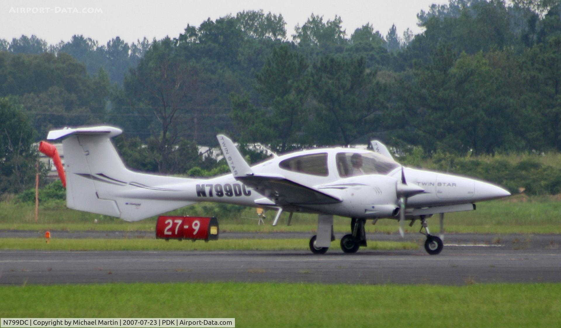 N799DC, 2006 Diamond DA-42 Twin Star C/N 42.AC016, Landing Runway 20L