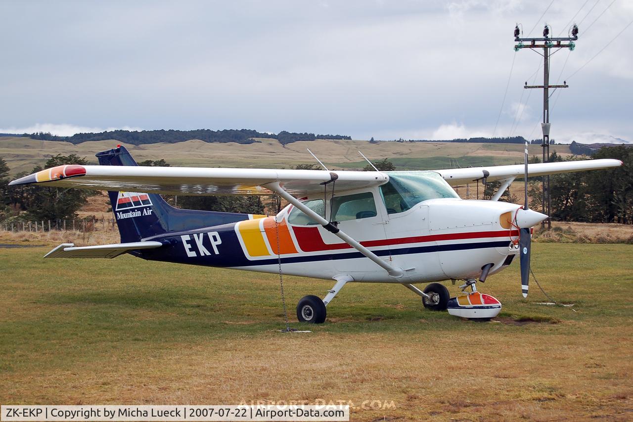 ZK-EKP, Cessna 172M C/N 17267279, At the small airstrip at Mount Ruapehu