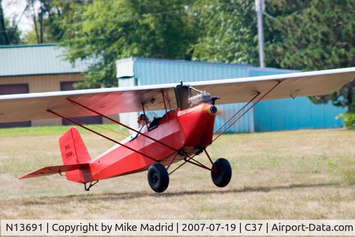 N13691, 1933 Pietenpol Air Camper C/N 1, Tail skid grass landings only
