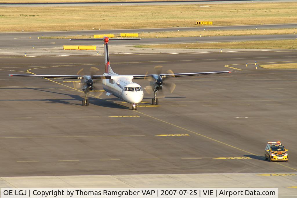 OE-LGJ, 2005 De Havilland Canada DHC-8-402Q Dash 8 C/N 4104, Austrian Arrows DeHavilland Canada Dash 8-400