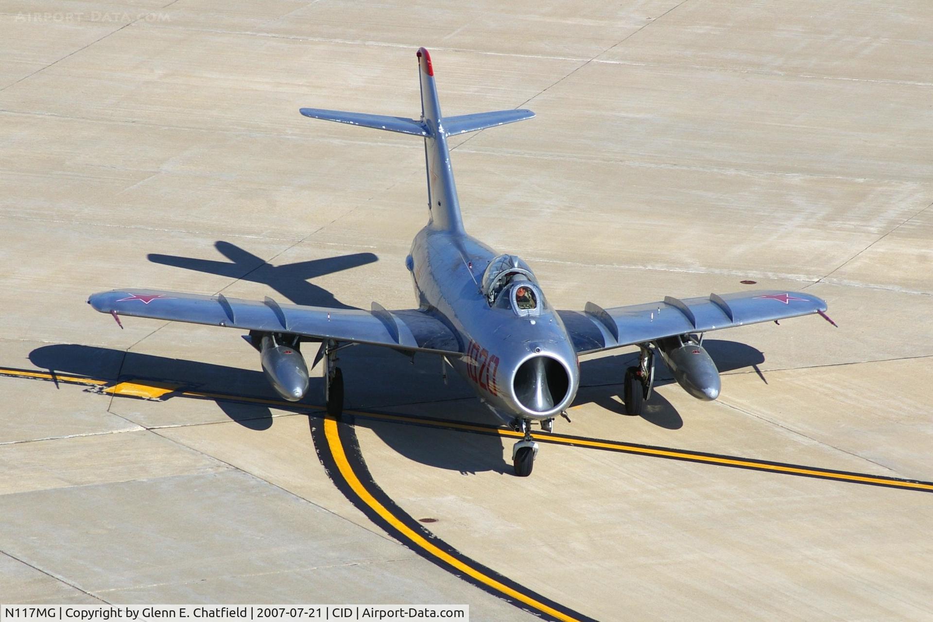 N117MG, 1964 PZL-Mielec Lim-5 (MiG-17F) C/N 1C1020, Taxiing to the ramp past the control tower