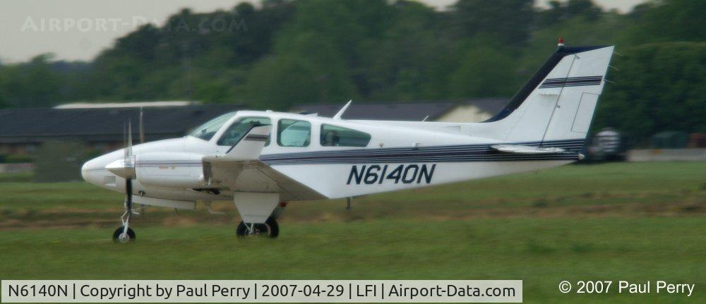 N6140N, 1981 Beech 95-B55 (T42A) Baron C/N TC-2428, Takeoff roll, looks like she's on grass