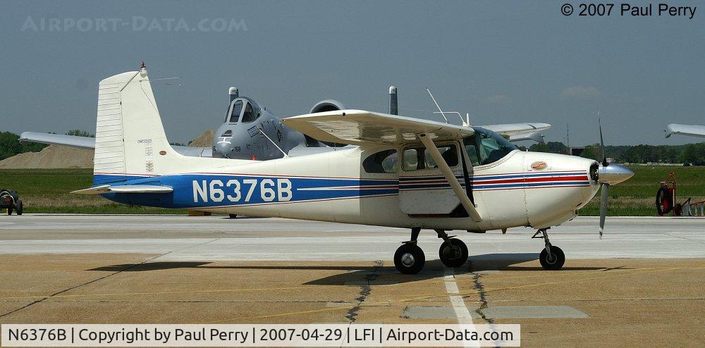 N6376B, 1957 Cessna 182A Skylane C/N 34276, Back down, taxiing by the crowds