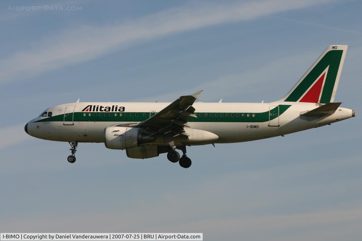 I-BIMO, 2002 Airbus A319-112 C/N 1770, arrival of flight AZ148 on rwy 25L