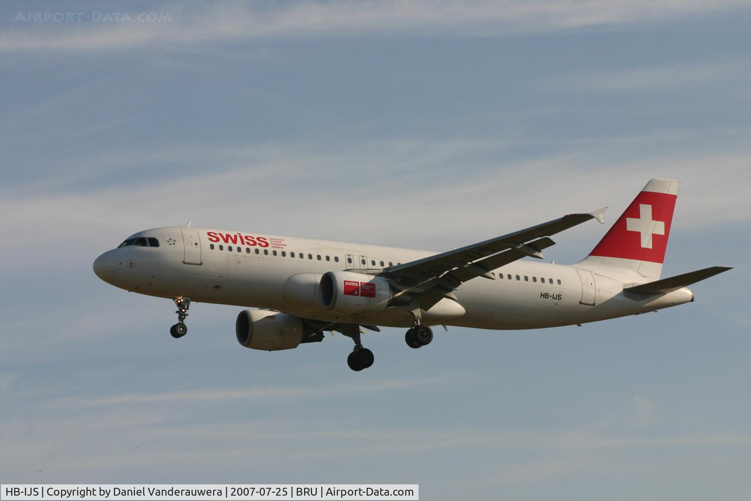 HB-IJS, 1998 Airbus A320-214 C/N 782, arrival of flight LX786 from ZRH