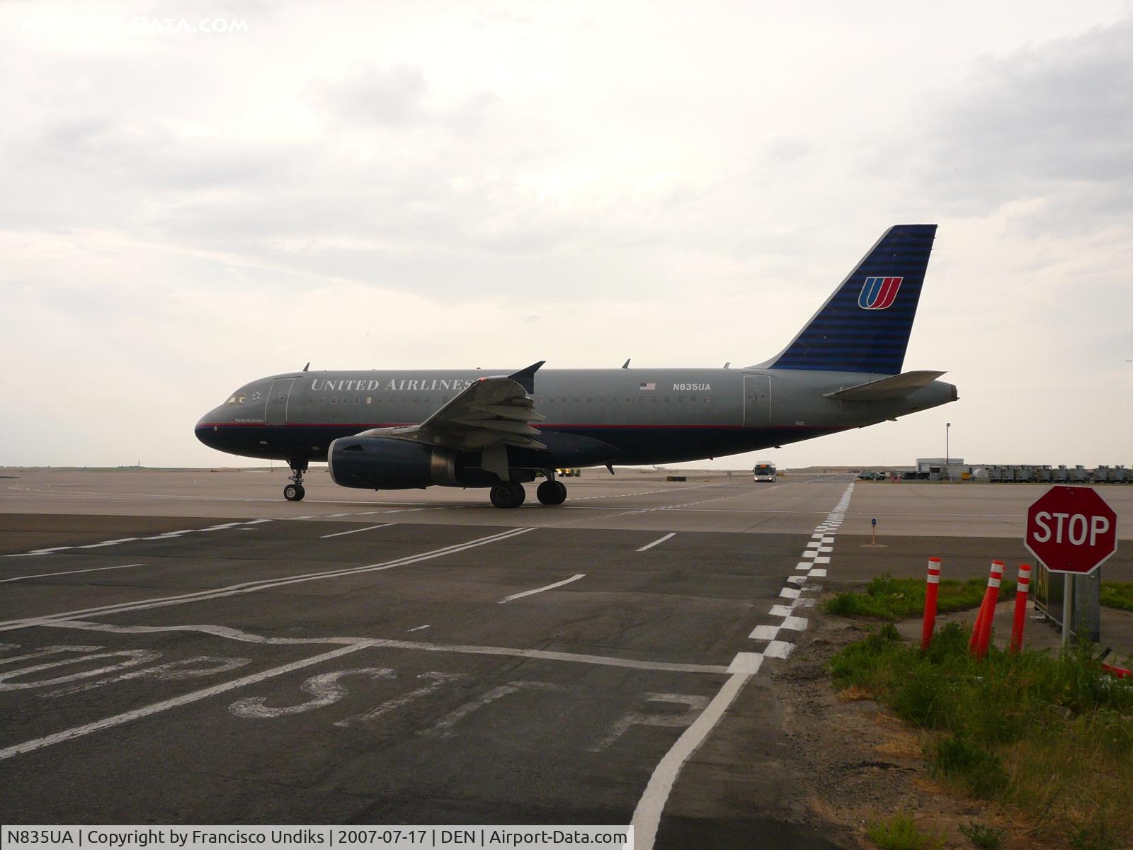 N835UA, 2001 Airbus A319-131 C/N 1426, United Airlines A319 on Alpha November crossing VSR.