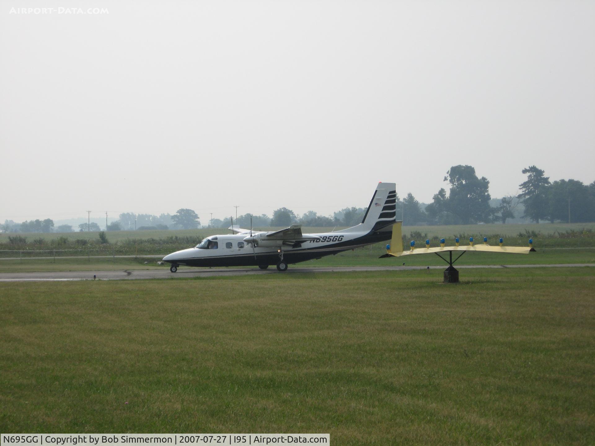 N695GG, Gulfstream American 695A C/N 96036, Arriving at Kenton, OH