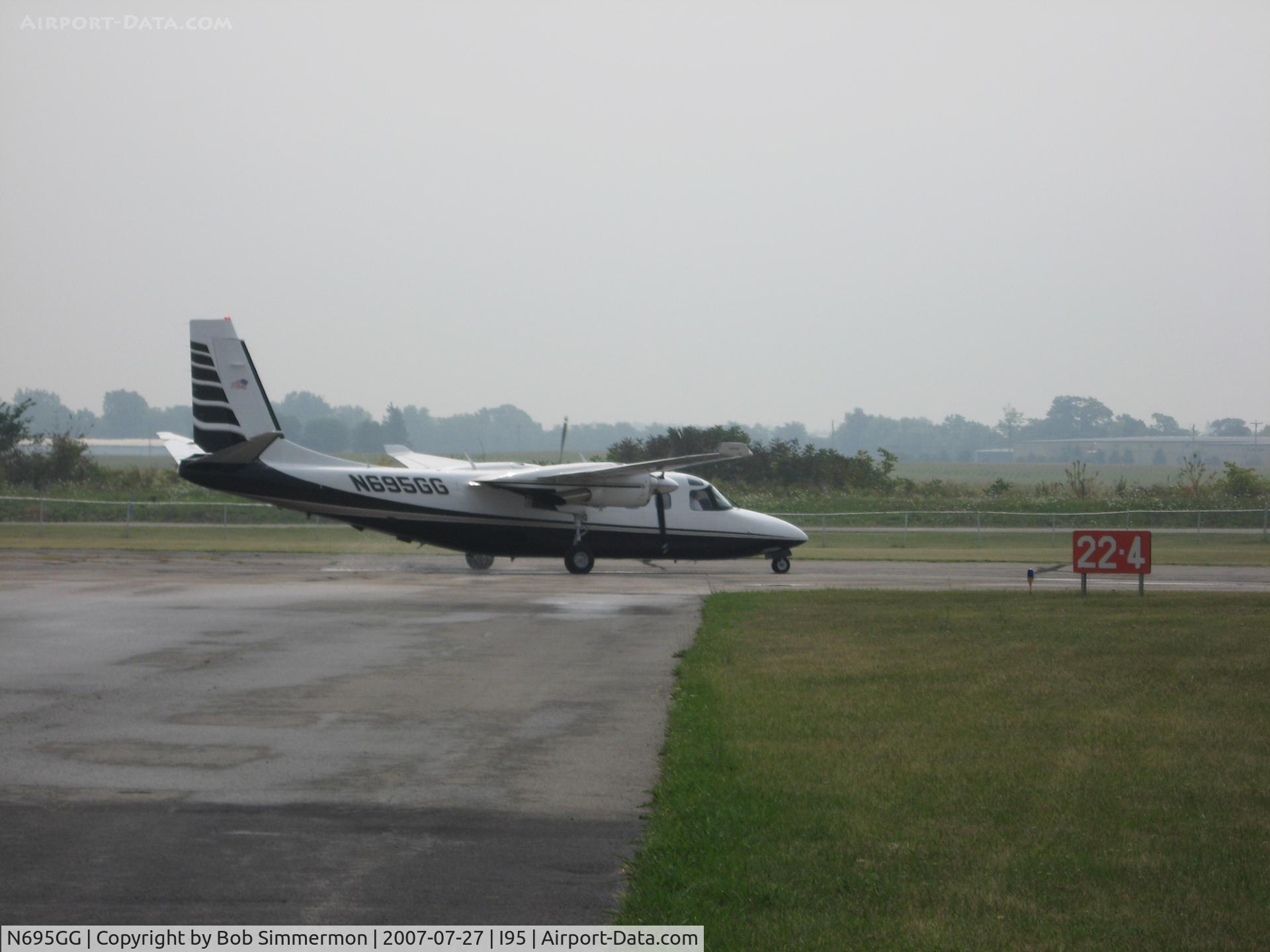 N695GG, Gulfstream American 695A C/N 96036, Departing Kenton, OH