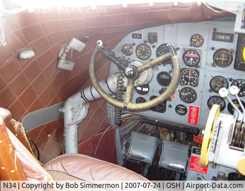 N34, 1945 Douglas R4D-7 C/N 33359, Pilot controls