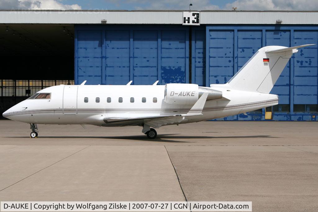 D-AUKE, 1998 Bombardier Challenger 604 (CL-600-2B16) C/N 5389, visitor