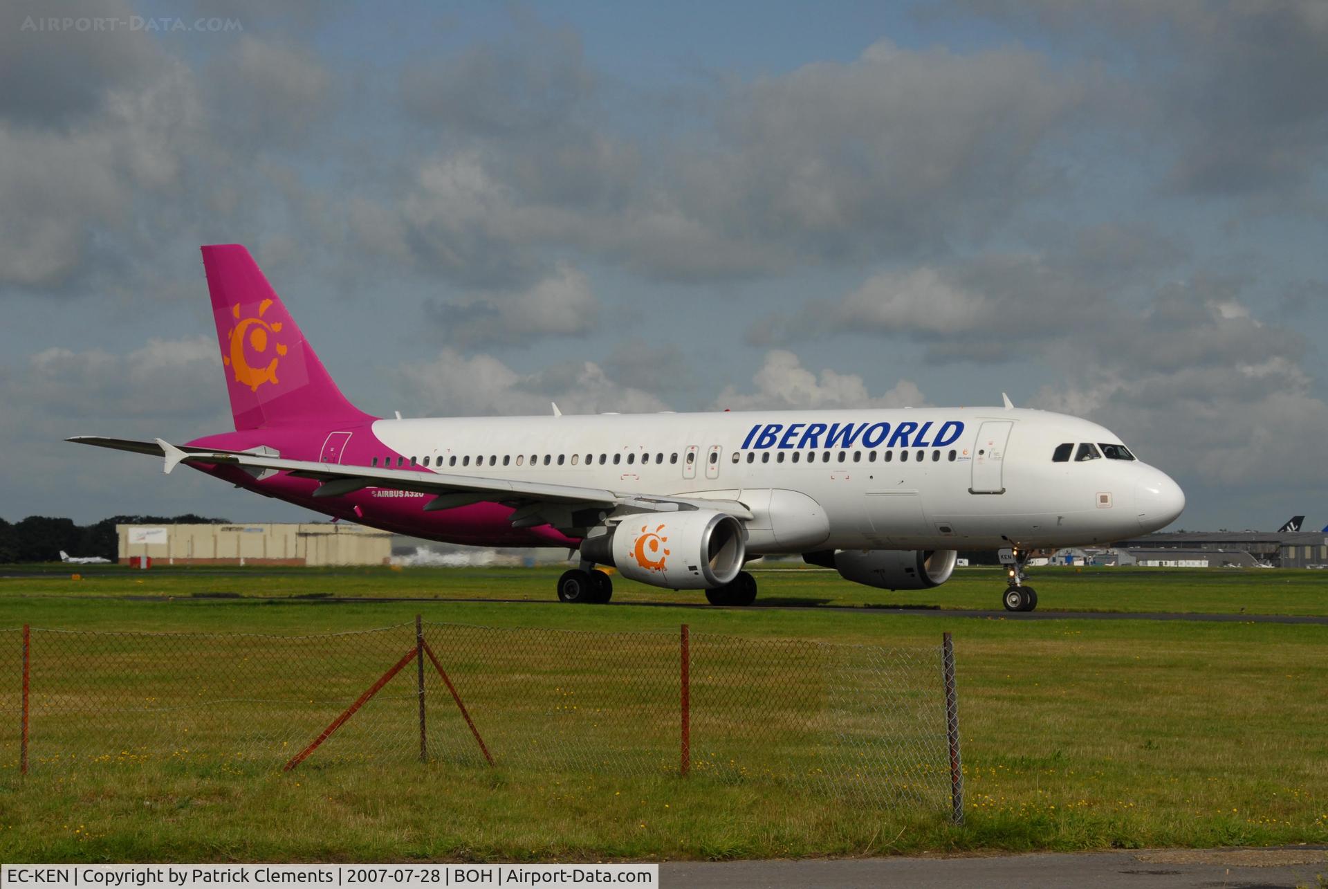 EC-KEN, 2001 Airbus A320-214 C/N 1597, IBERWORLD AIRBUS A320 TAXYING TO 26 BOH