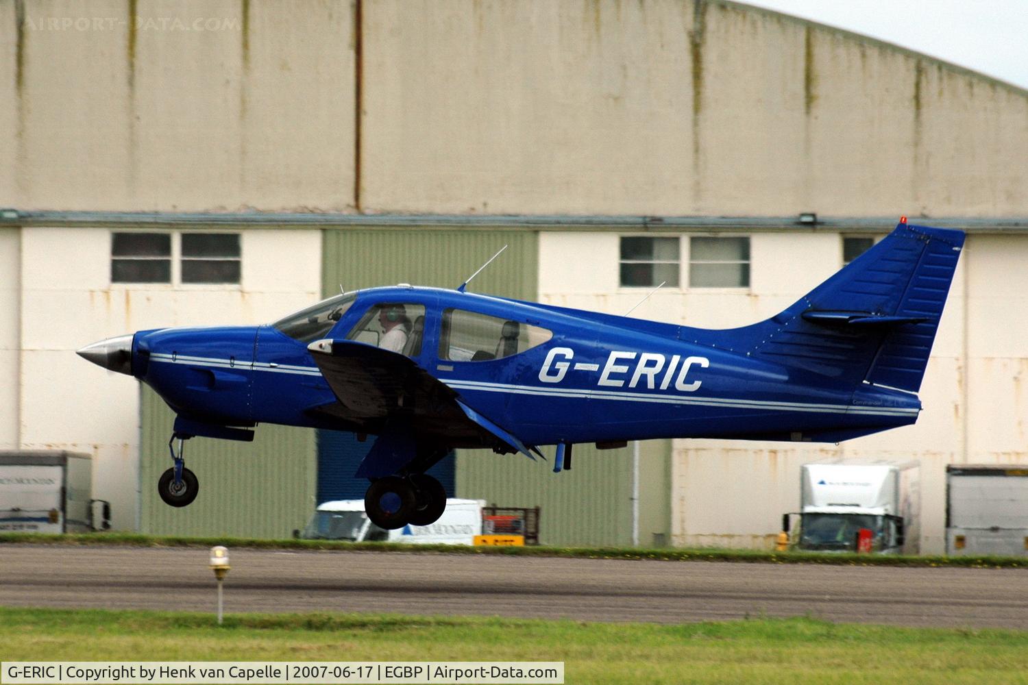 G-ERIC, 1976 Rockwell International 112TC Commander Commander C/N 13010, Commander 112TC landing at Kemble.
