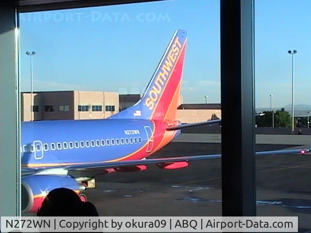 N272WN, 2007 Boeing 737-7H4 C/N 32527, Boarding - In Terminal (With Camcorder-Bad Quality)