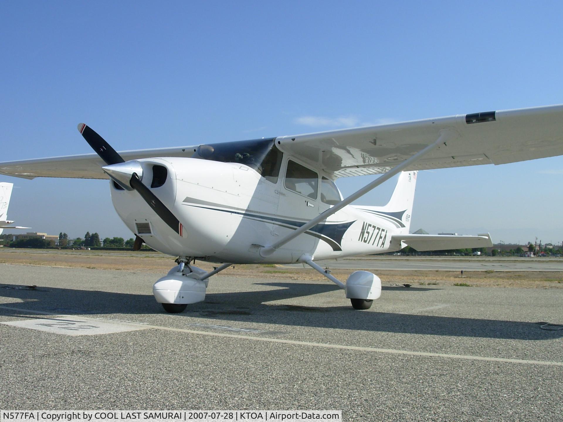N577FA, 2004 Cessna 172S C/N 172S9577, 7FA AT TOA PARKING