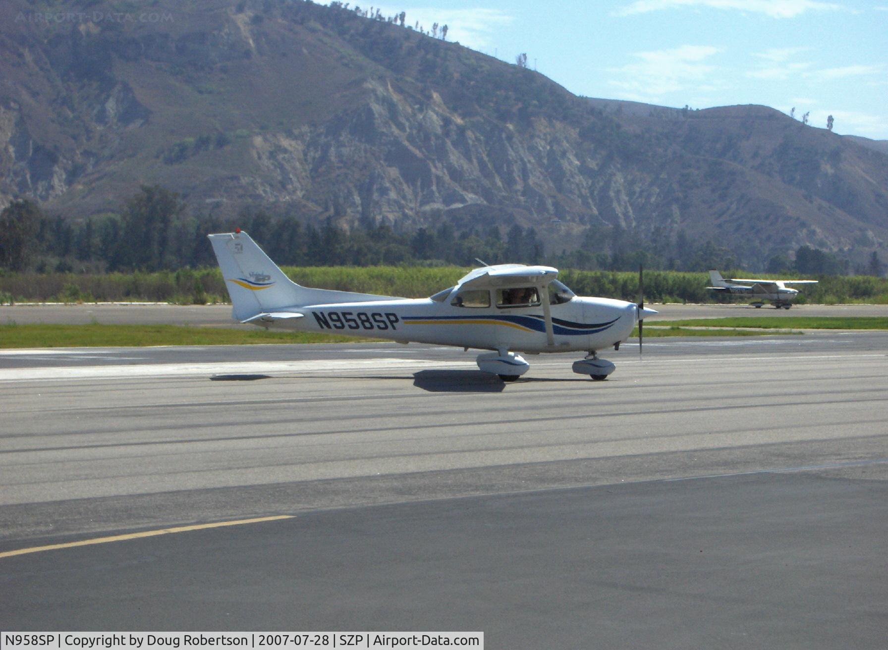 N958SP, 1999 Cessna 172S C/N 172S8158, 1999 Cessna 172S SKYHAWK SP, Lycoming IO-360-L2A 180 Hp, taxi off Rwy 22