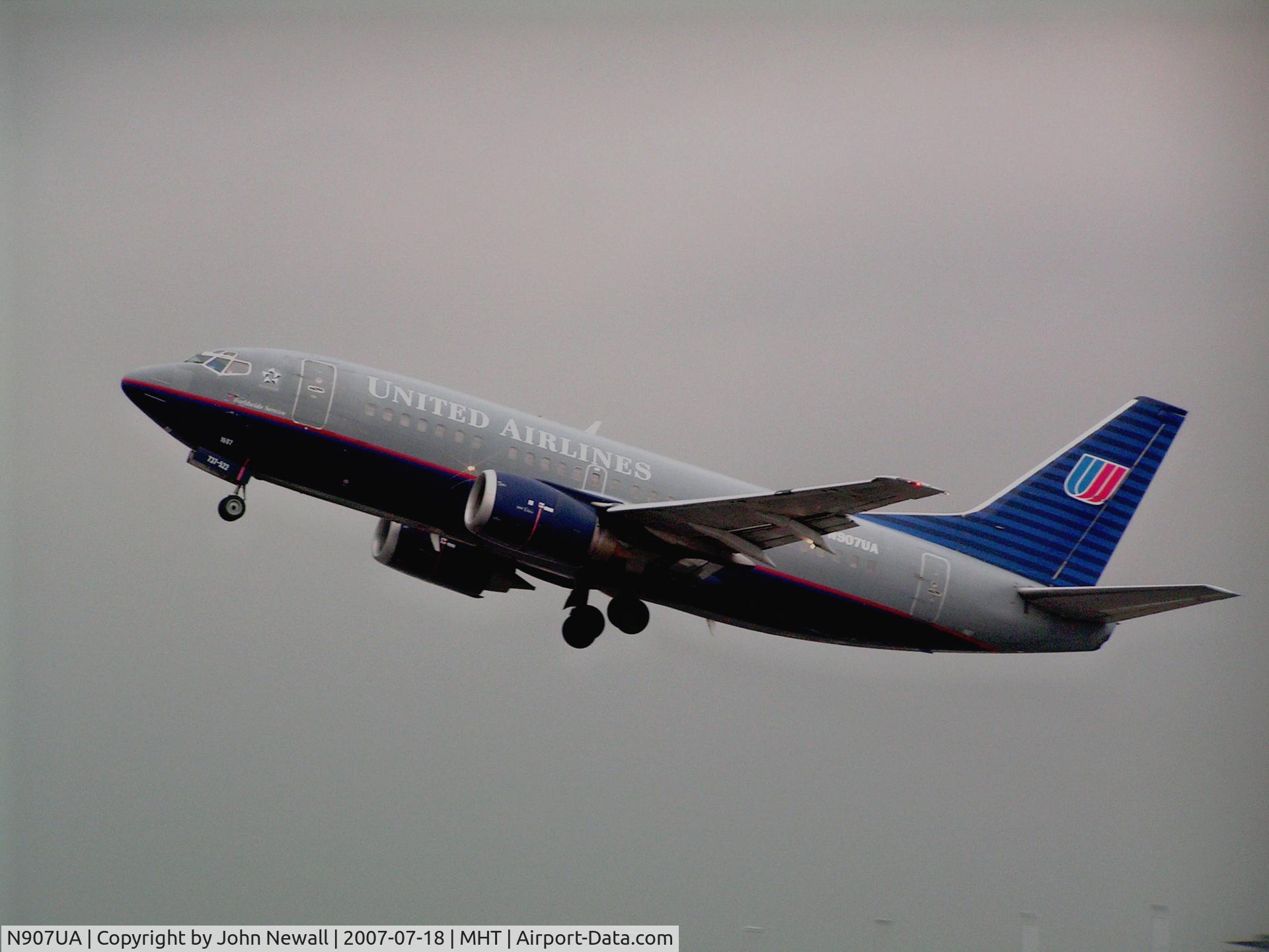 N907UA, 1991 Boeing 737-522 C/N 25007, take off from runway 17