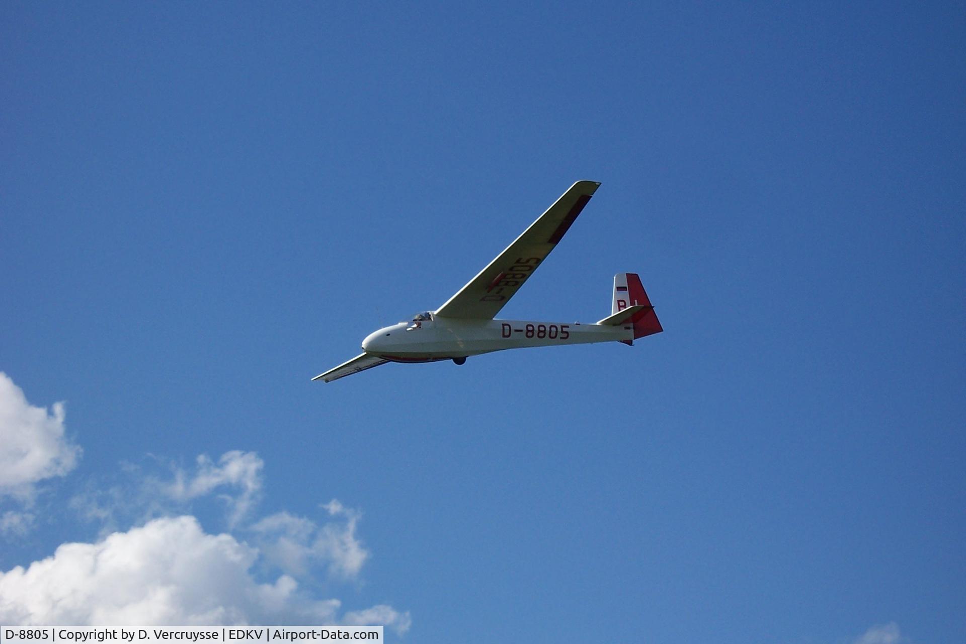 D-8805, Schleicher K-8 C/N Not found D-8805, In the landing