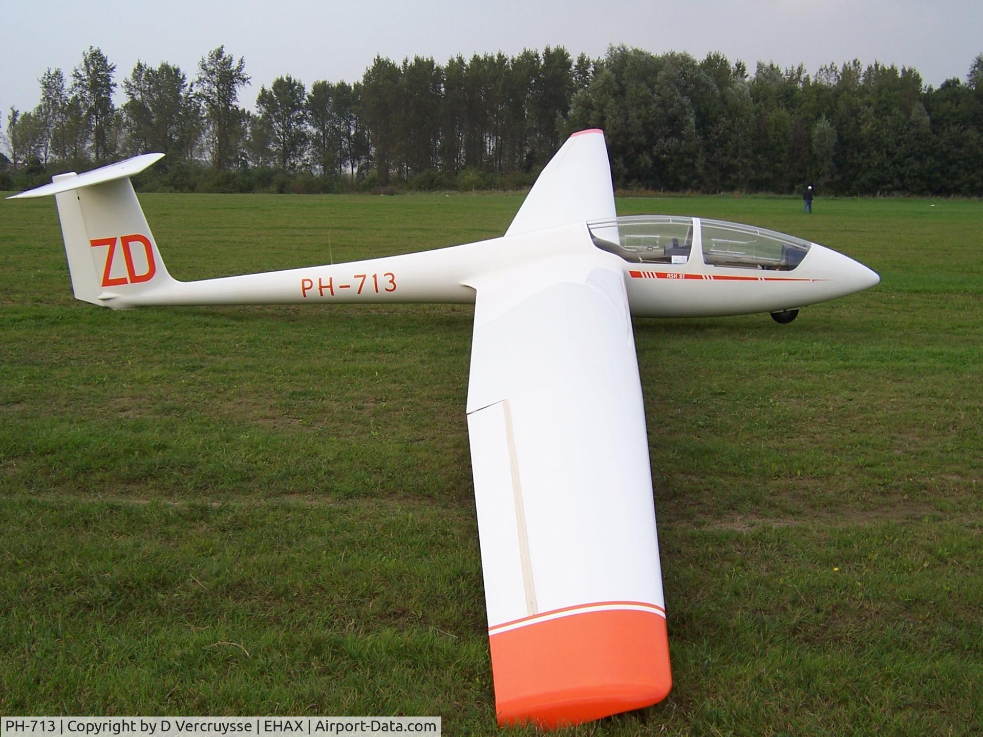 PH-713, Schleicher ASK-21 C/N 21075, At rest. old colors
