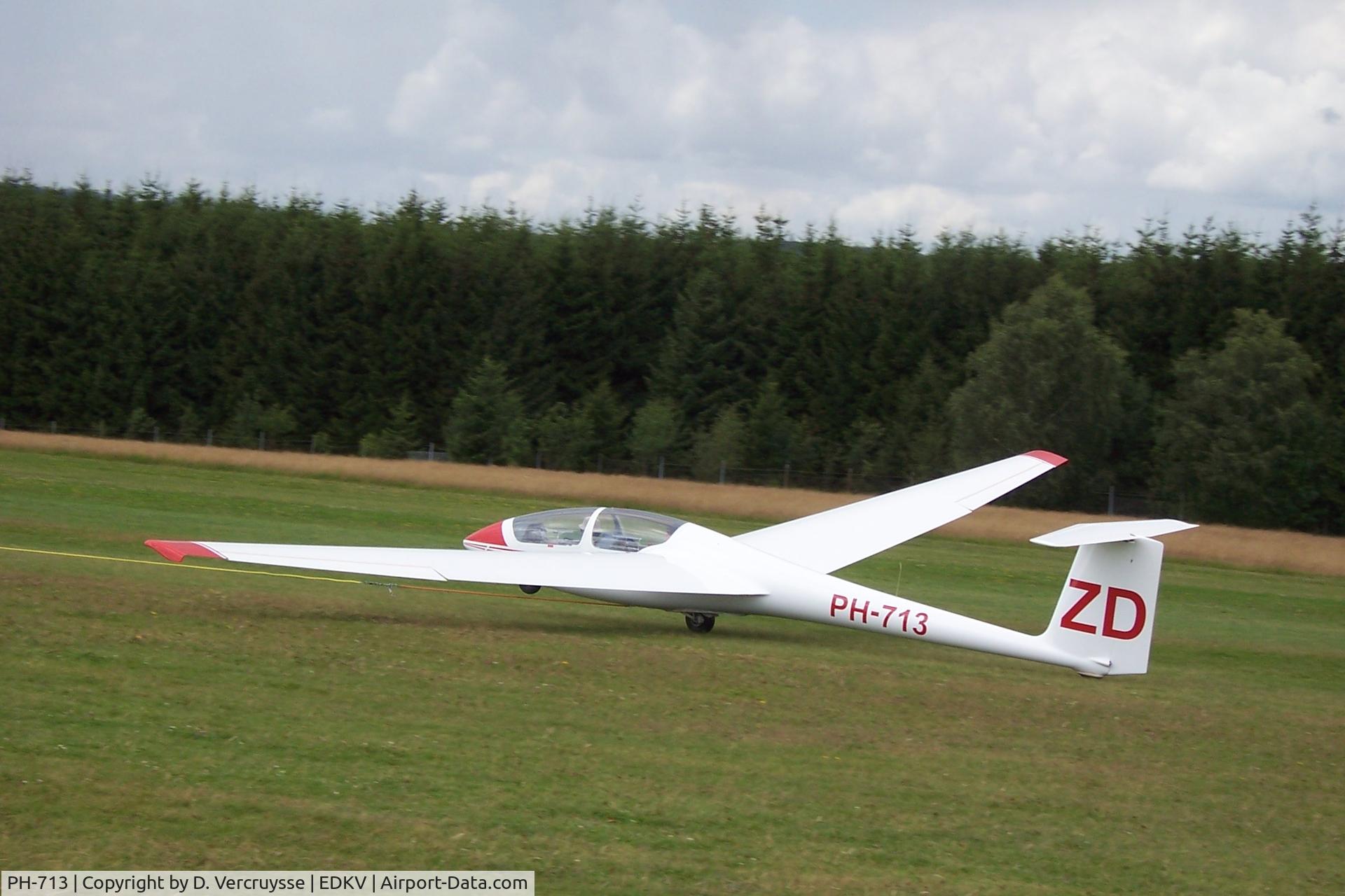 PH-713, Schleicher ASK-21 C/N 21075, Winch take off at Dahlemer-Binz ( EDKV )
