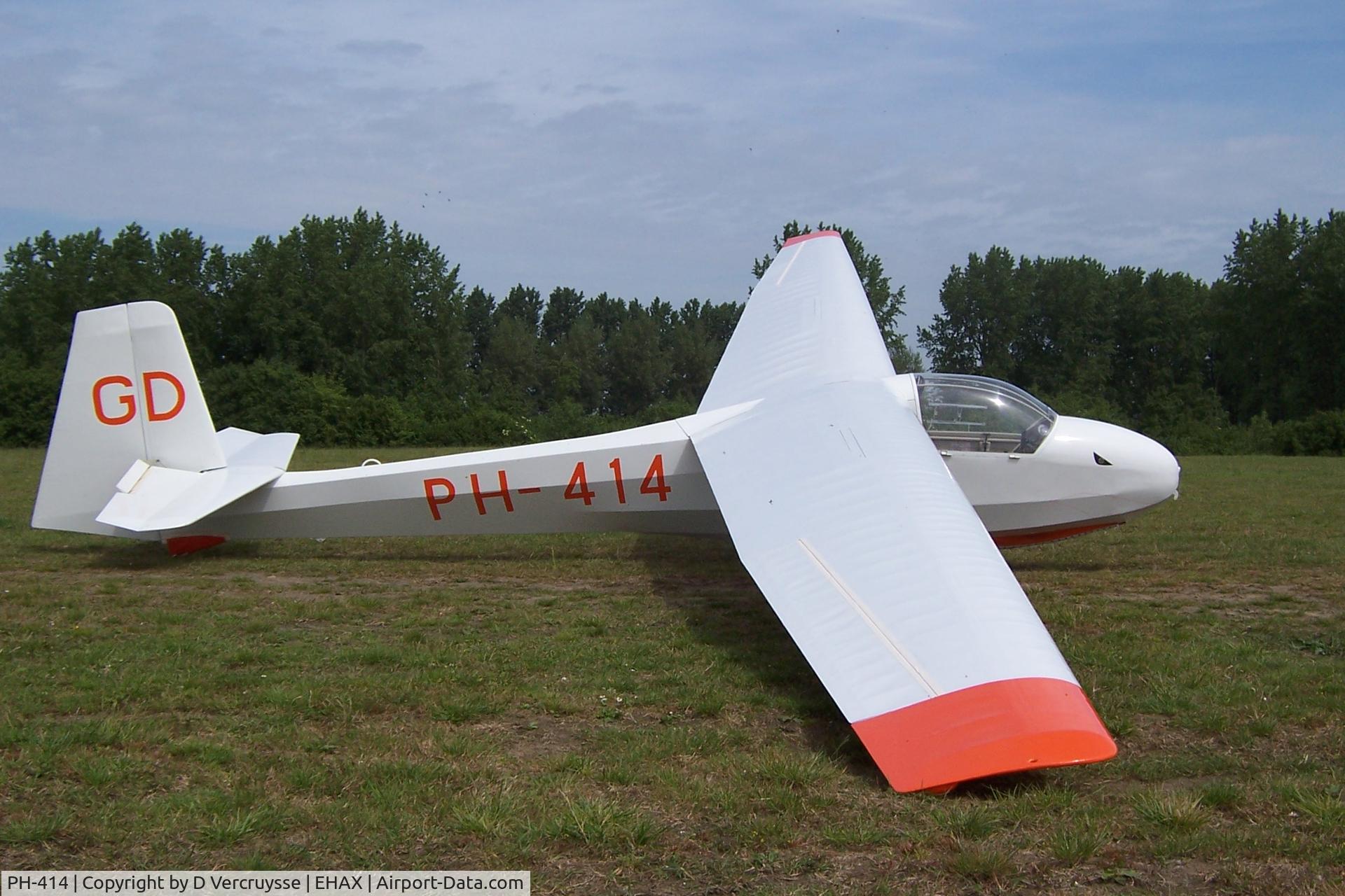 PH-414, 1969 Schleicher K-8B C/N 8809, At Axel