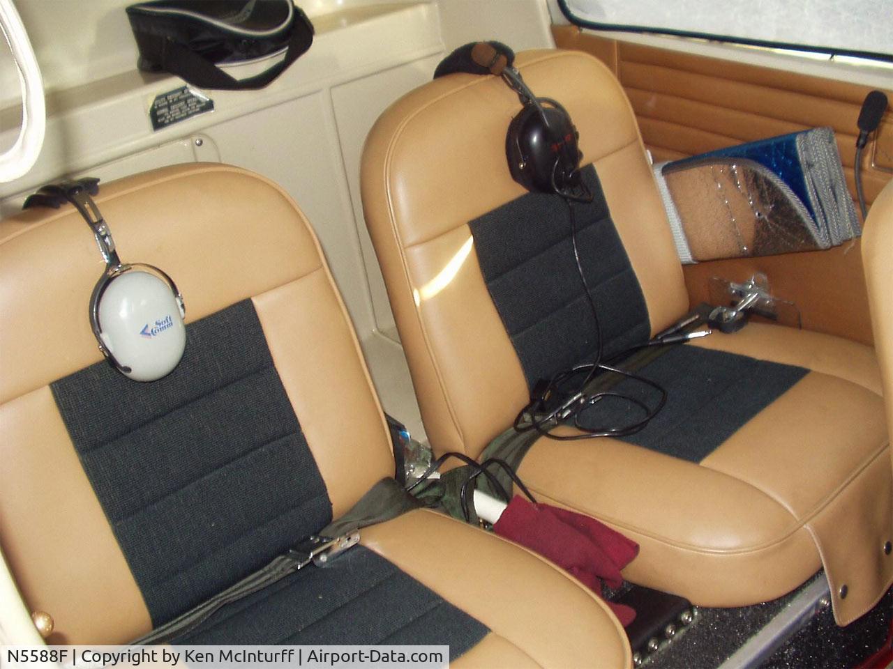 N5588F, 1968 Piper PA-28-140 Cherokee C/N 28-24921, Van Nuys