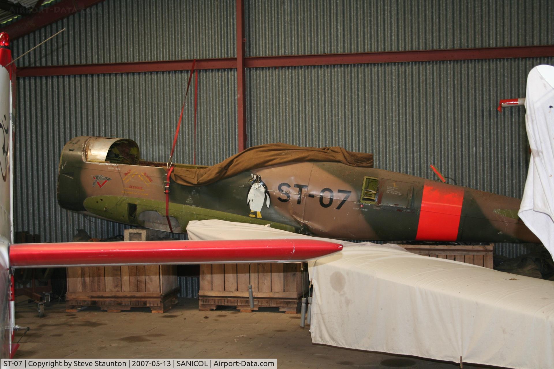 ST-07, SIAI-Marchetti SF-260MB C/N 10-07, Taken on an Aerporint tour @ Sanicol