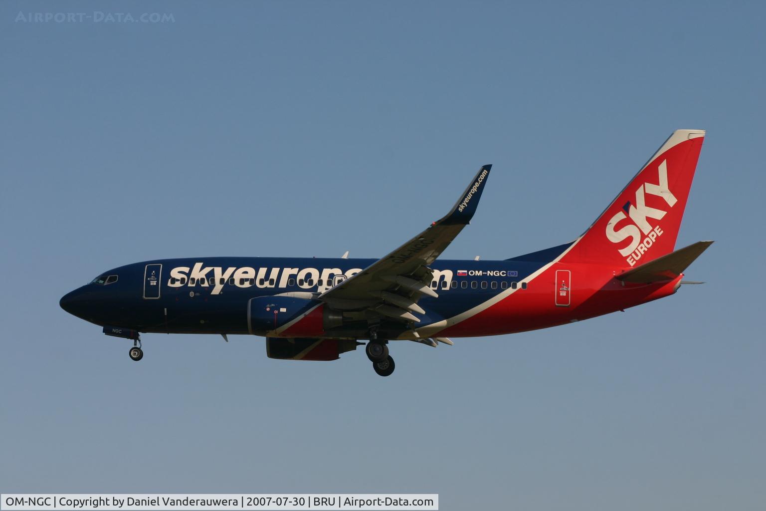 OM-NGC, 2006 Boeing 737-76N C/N 32696, arrival of flight NE3672 to rwy 25L