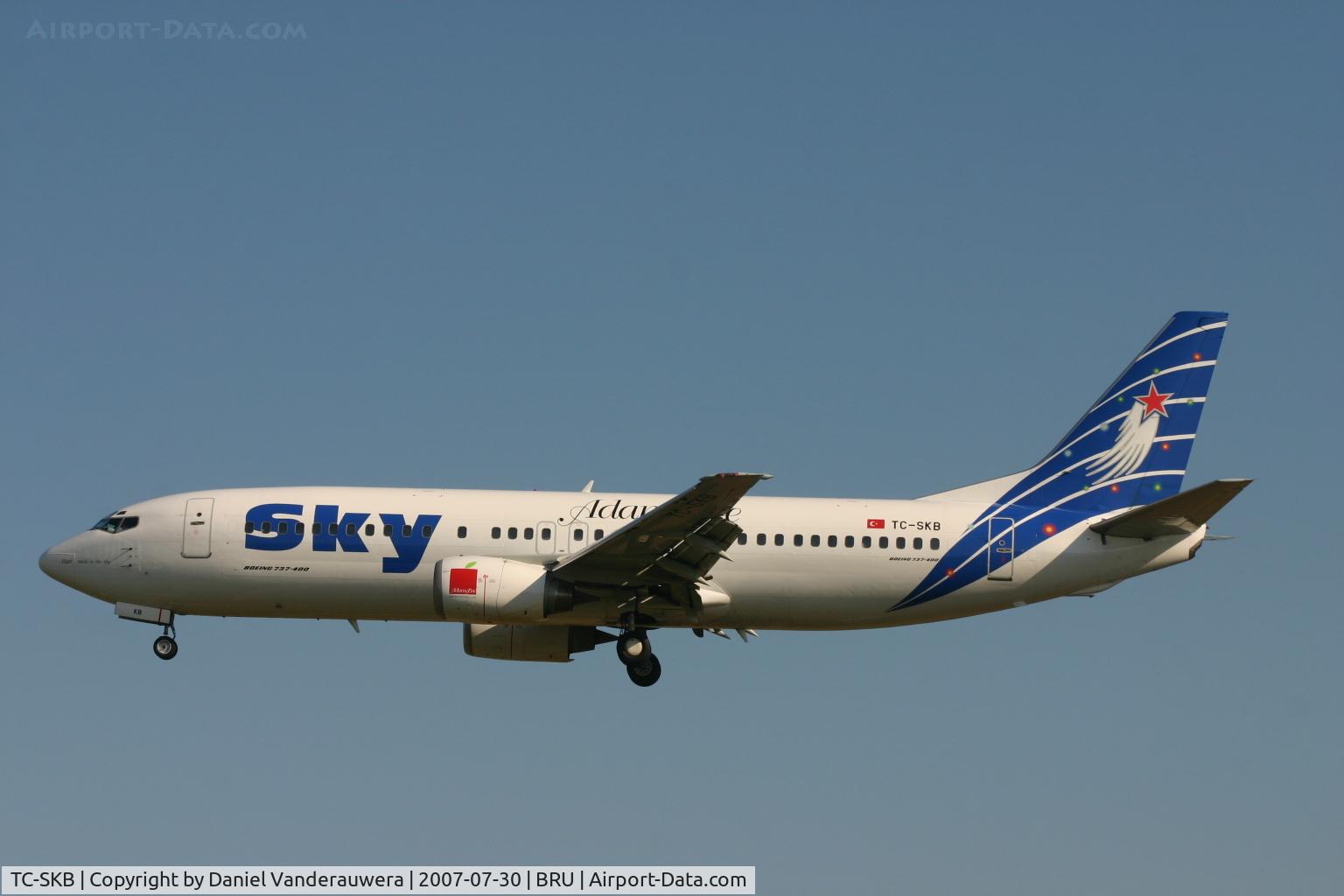 TC-SKB, 1992 Boeing 737-430 C/N 27004, arrival of flight SHY151 on rwy 25L