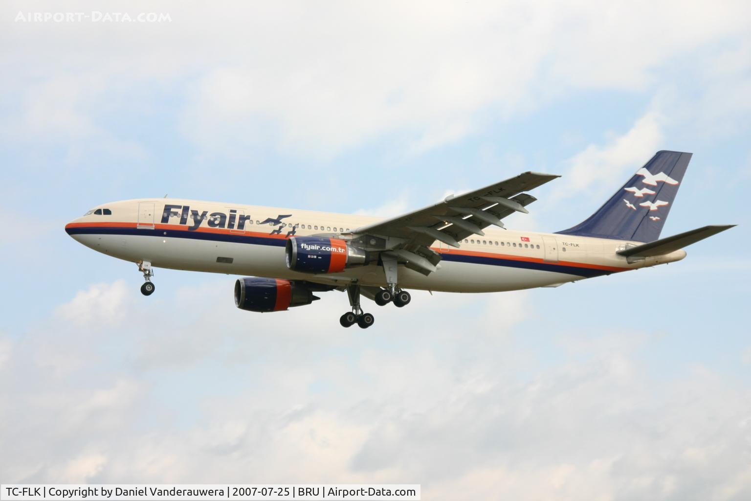 TC-FLK, 1981 Airbus A300B4-2C C/N 151, arrival of flight FLM301 on rwy 25L