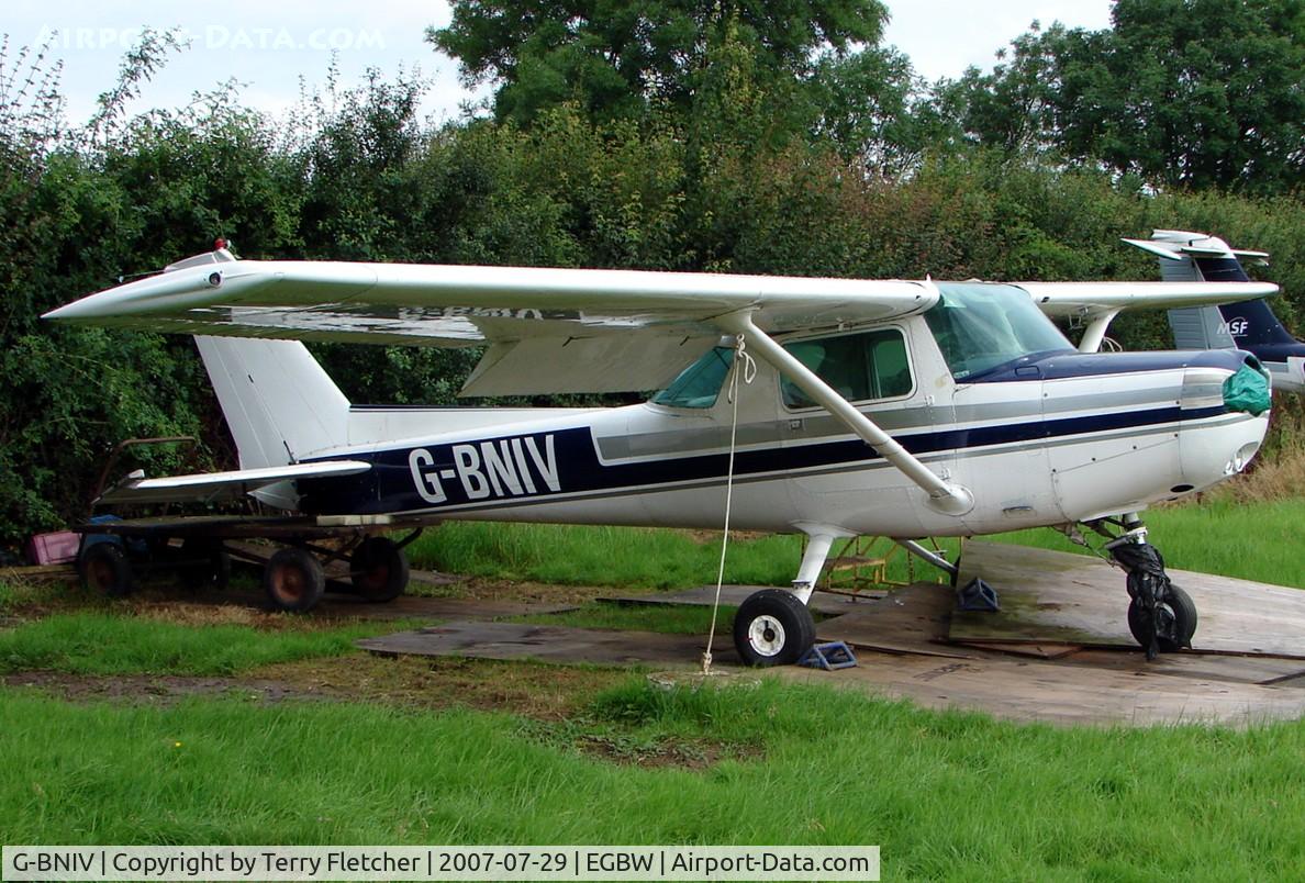 G-BNIV, 1981 Cessna 152 C/N 152-84866, early Sunday morning at Wellesborne Mountford