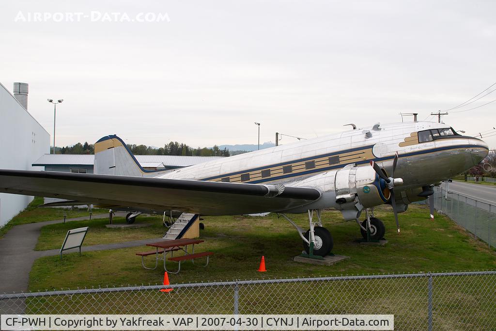 CF-PWH, 1940 Douglas C-49H-DO C/N 2198, DC3 on display