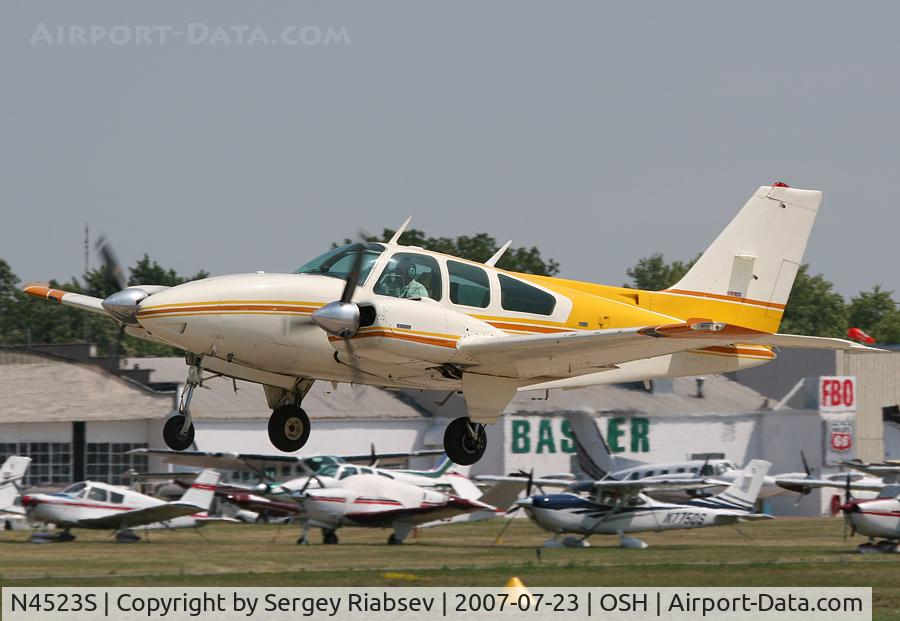 N4523S, 1976 Beech E-55 Baron C/N TE-1062, Beech E-55