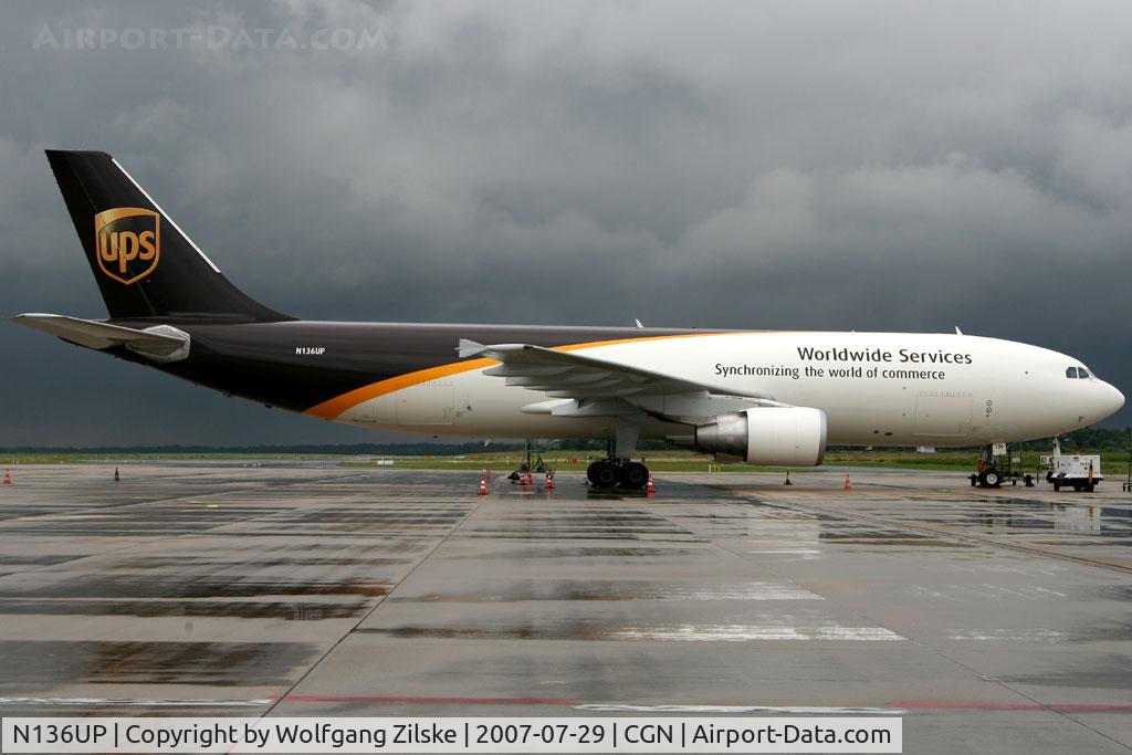 N136UP, 2001 Airbus A300F4-622R C/N 819, visitor