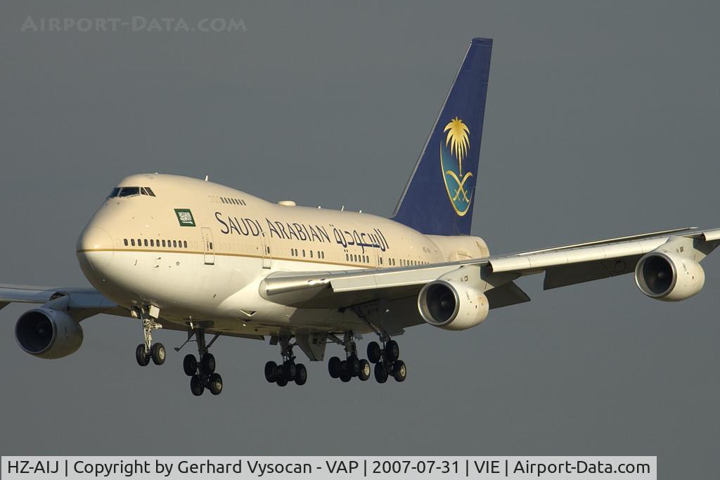 HZ-AIJ, 1982 Boeing 747SP-68 C/N 22750, rare visitor