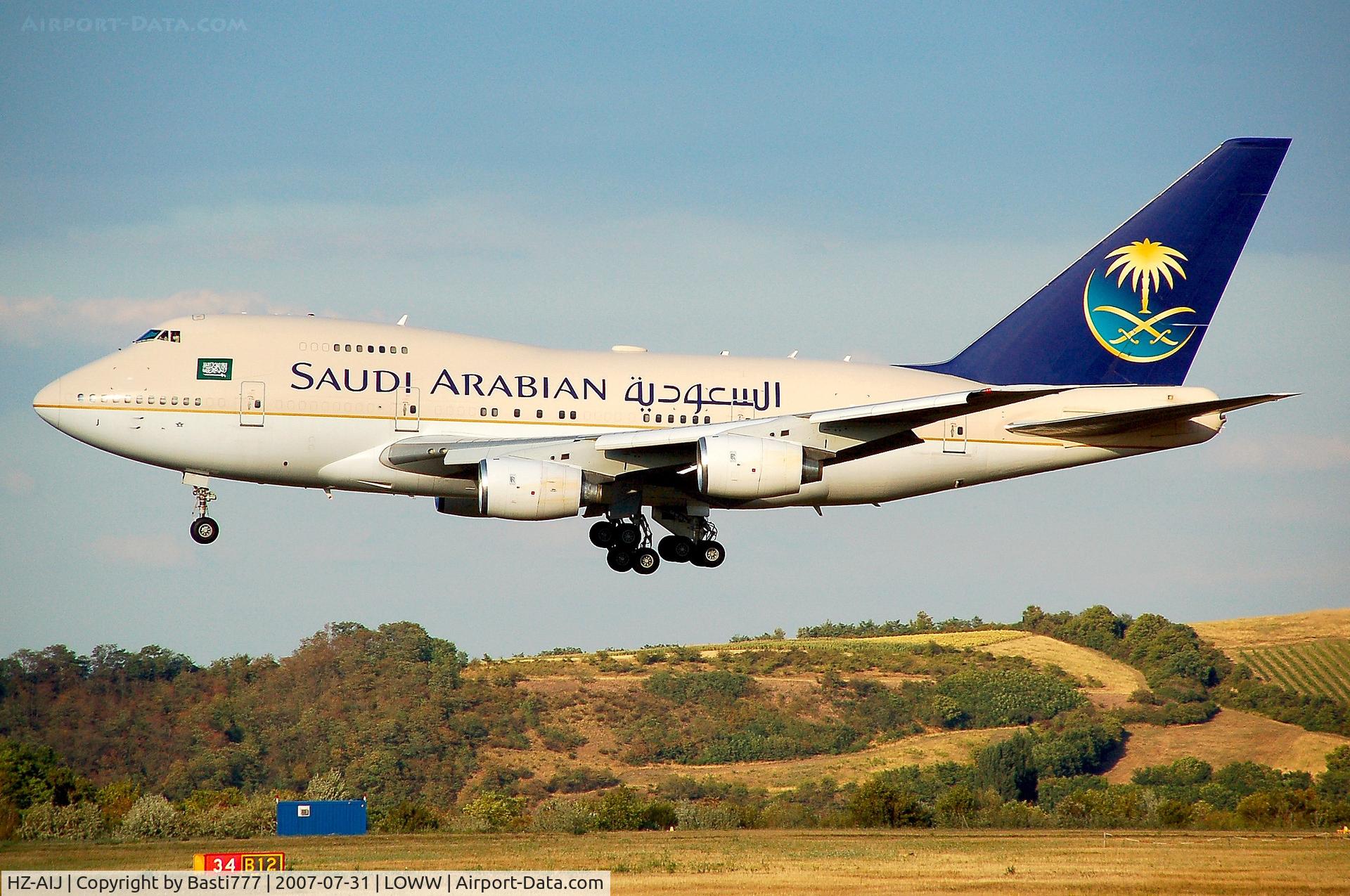 HZ-AIJ, 1982 Boeing 747SP-68 C/N 22750, Rare beauty.2 in vienna
