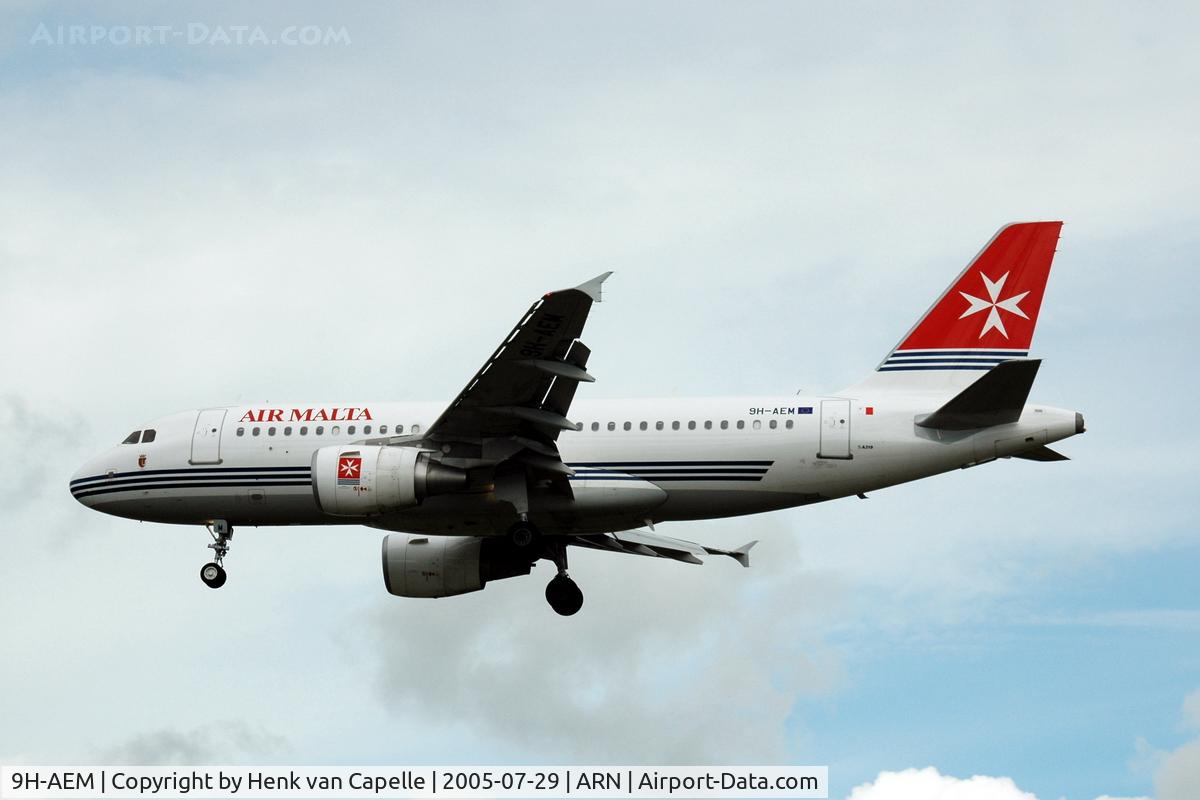 9H-AEM, 2005 Airbus A319-111 C/N 2382, Air Malta Airbus A319 short finals for Stockholm Arlanda