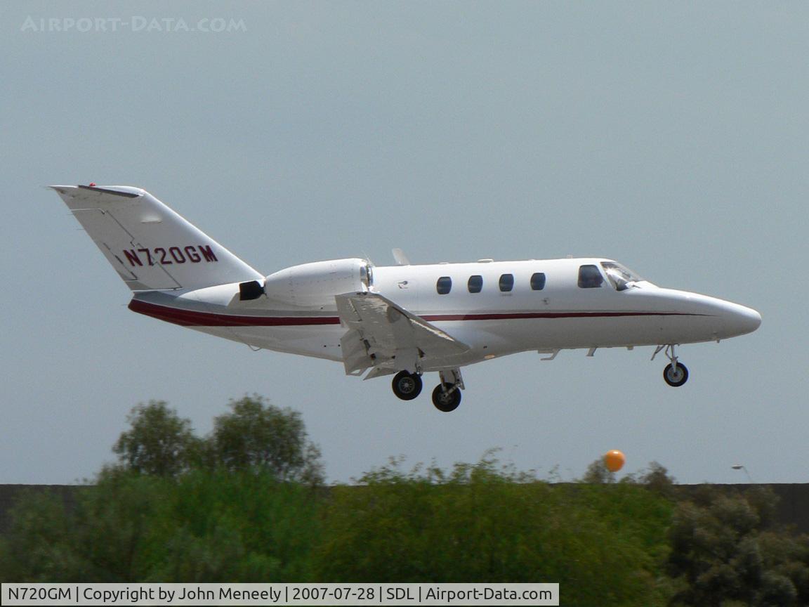 N720GM, 1999 Cessna 525 CitationJet C/N 525-0350, Over the numbers for runway 21